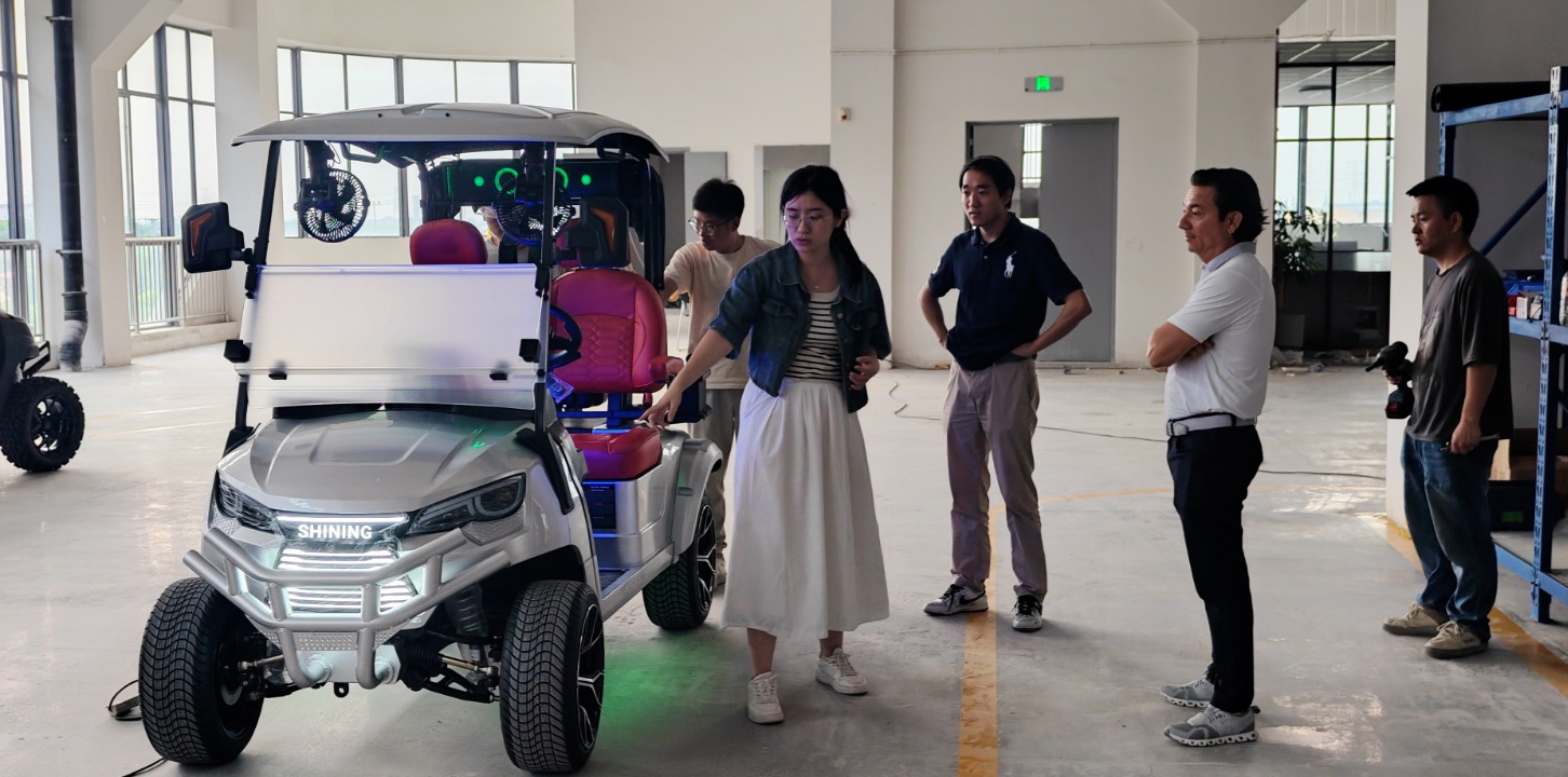 Welcoming Customers to Our Company at Shining Vehicle