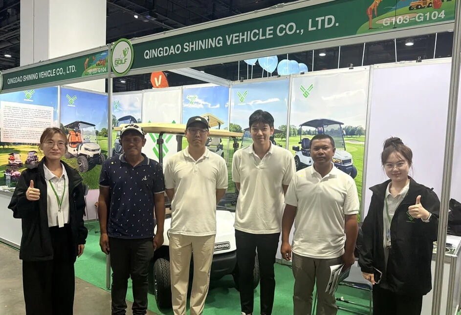 Meeting Customers at Exhibitions at Shining Vehicle